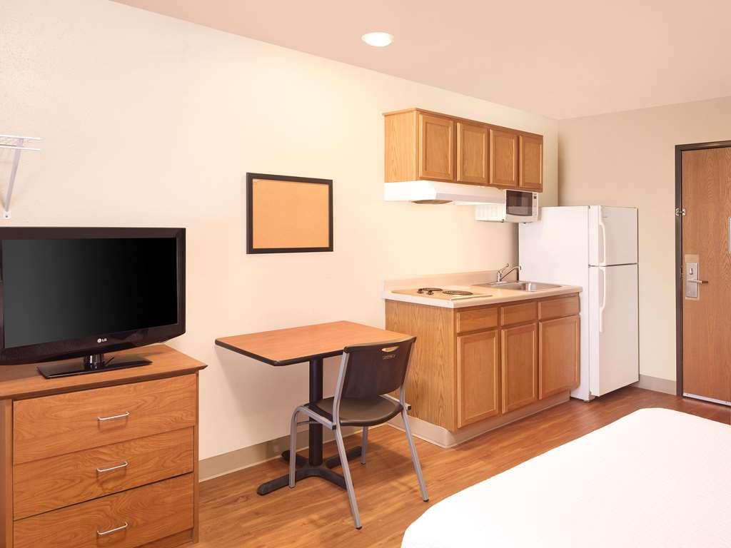 Extended Stay America Select Suites - Kalamazoo - West Room photo