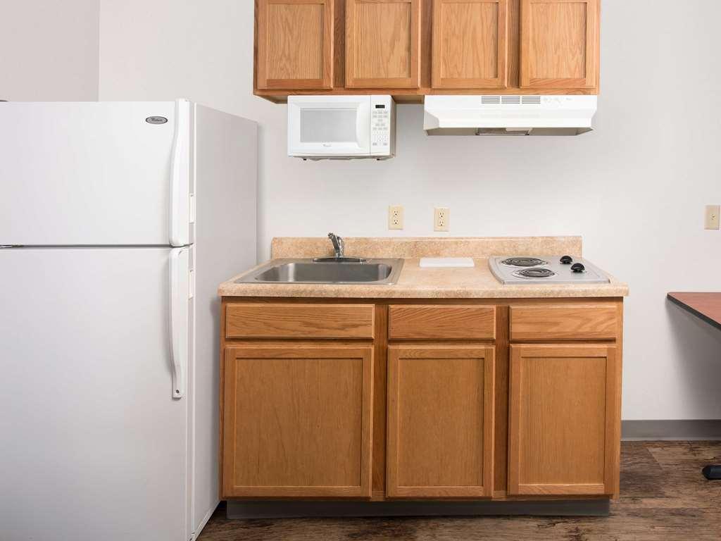 Extended Stay America Select Suites - Kalamazoo - West Room photo