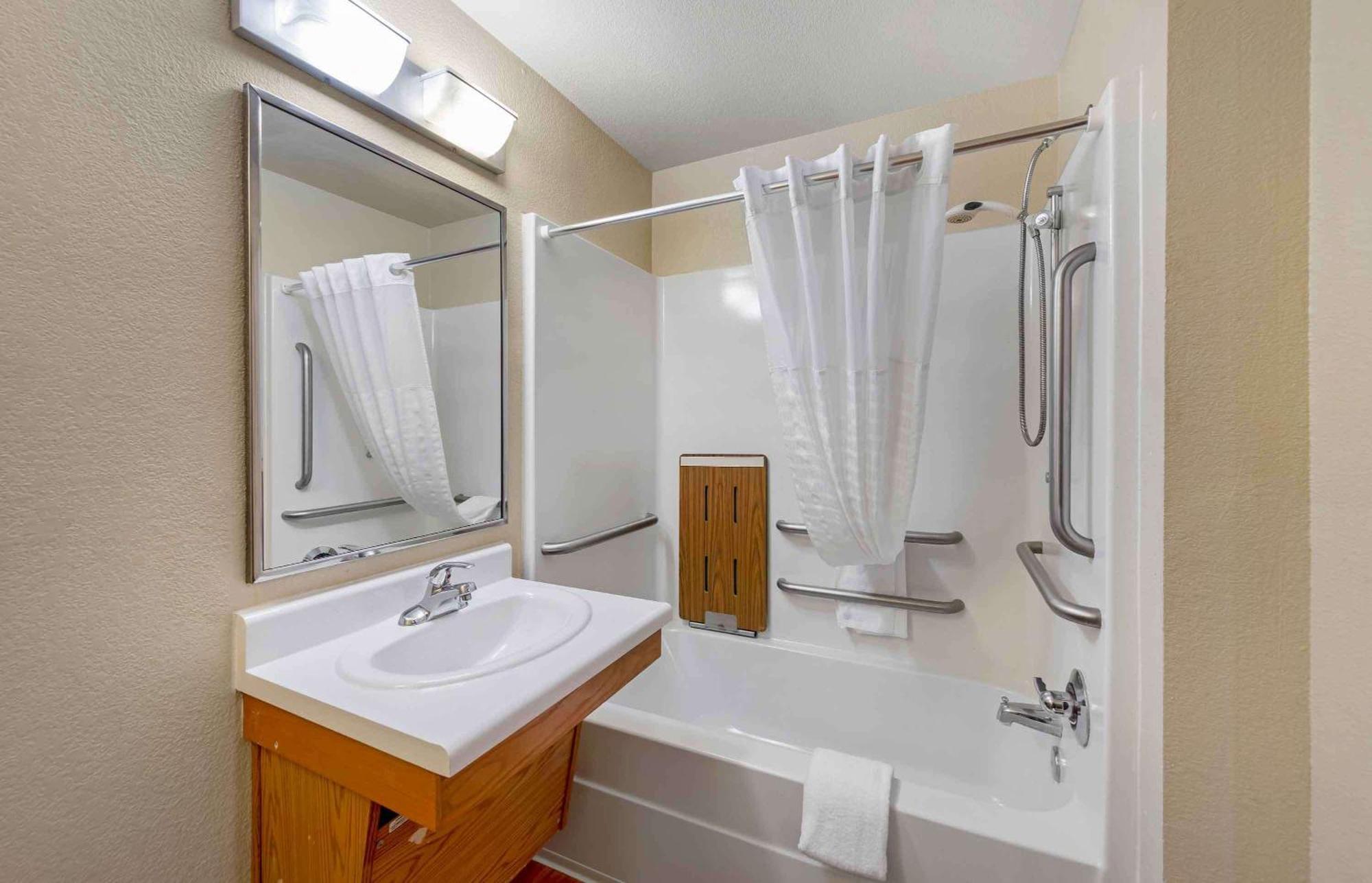 Extended Stay America Select Suites - Kalamazoo - West Exterior photo